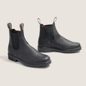 SOLD - Blundstone Women's Dress Chelsea Boot #063 - Size 7, Black